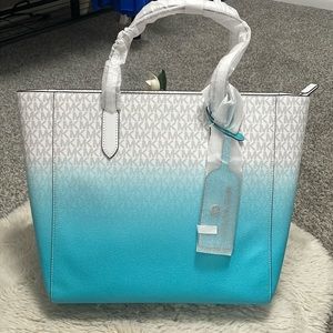 ✨ NWT Michael Kors Sinclair Logo Ocean Blue Tote✨